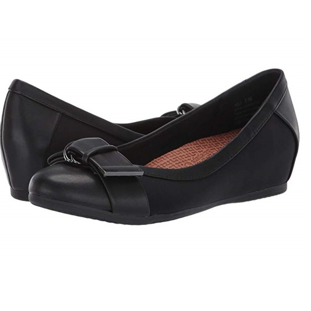 Baretraps Nelly Fashion Flat w/ mini heel (Black)
